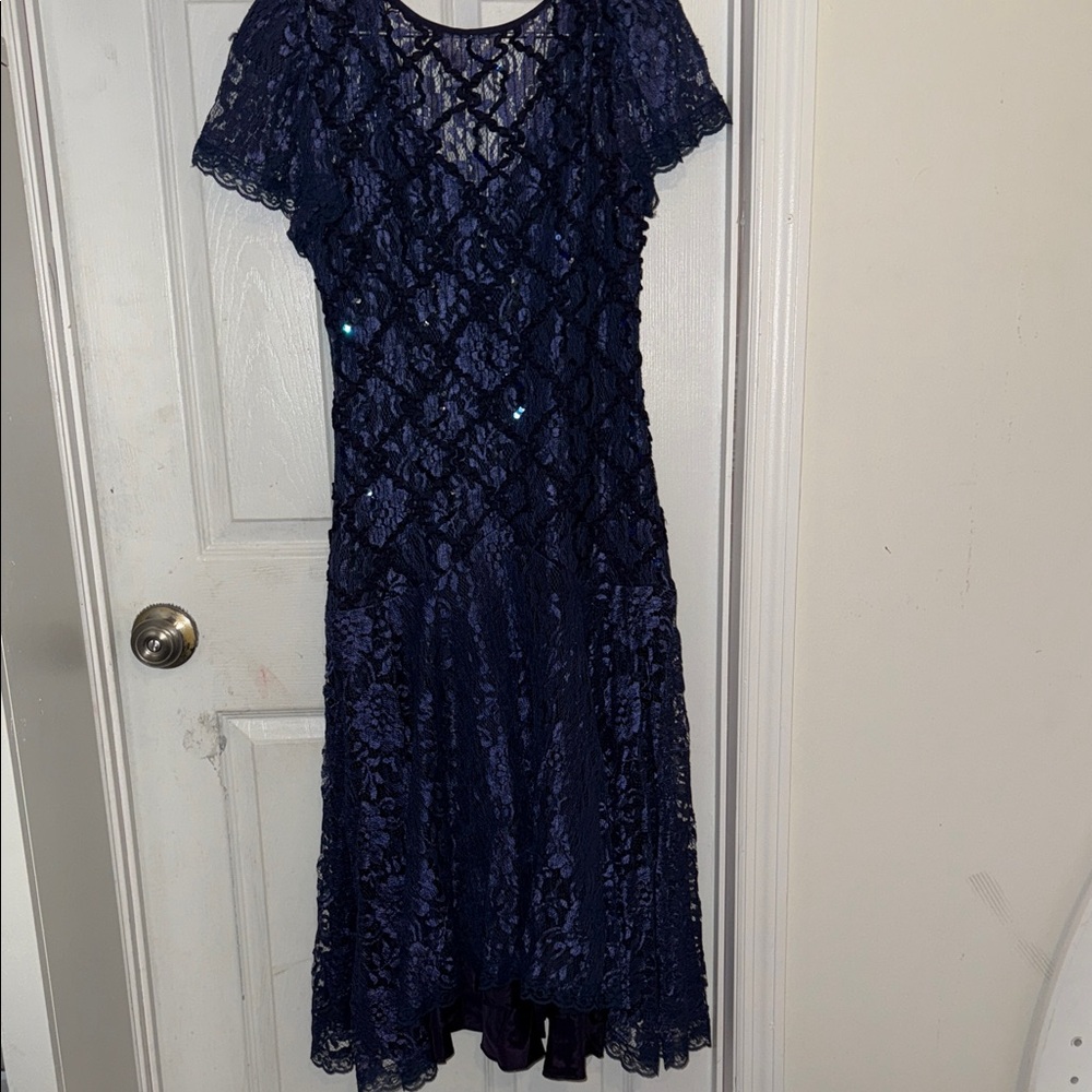 Chic Midnight Blue Lace Midi Dress